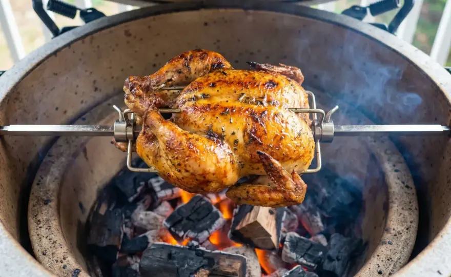Hel kyckling på rotisserie - Så lyckas du varje gång!