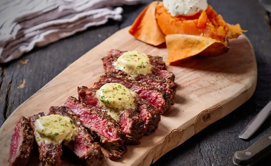 Grilla entrecôte rare - Så lyckas du varje gång!