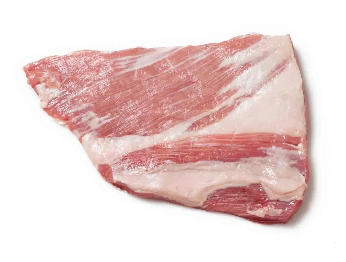 Rå fläskkarré, perfekt för att grilla pluma. Saftigt kött med fin marmorering.